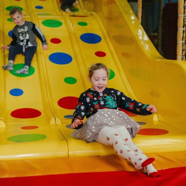 How many Hostels come with a Soft Play Barn on their grounds?!? NOT MANY!😂

 Open 10am - 4pm, Hostel guests get FREE entry to Cholderton Rare Breeds Farm, and that includes access to the play barn, so if you're travelling with little ones, why not let them burn off some energy in there during the day!
